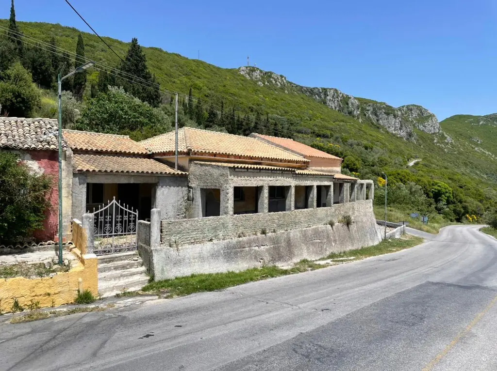 Building Of 160 M² In Corfu