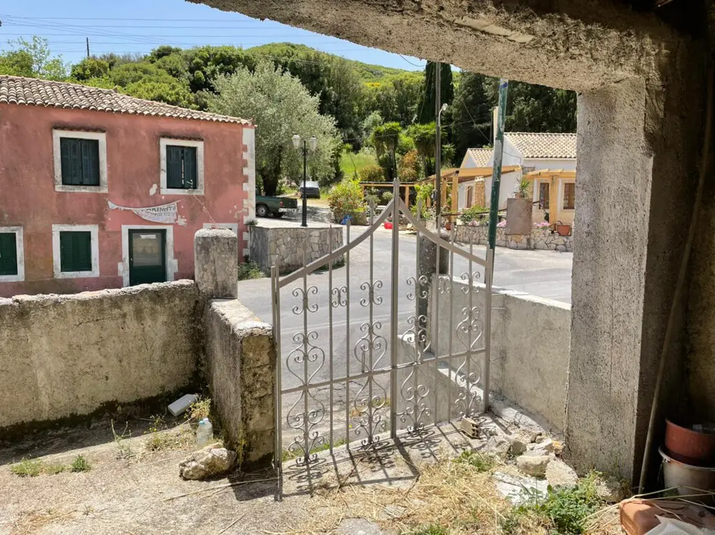 Building Of 160 M² In Corfu