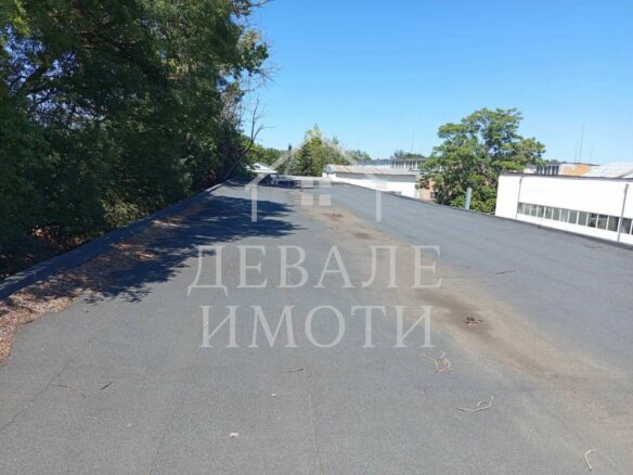 Independent Commercial Property Of 1089 M²