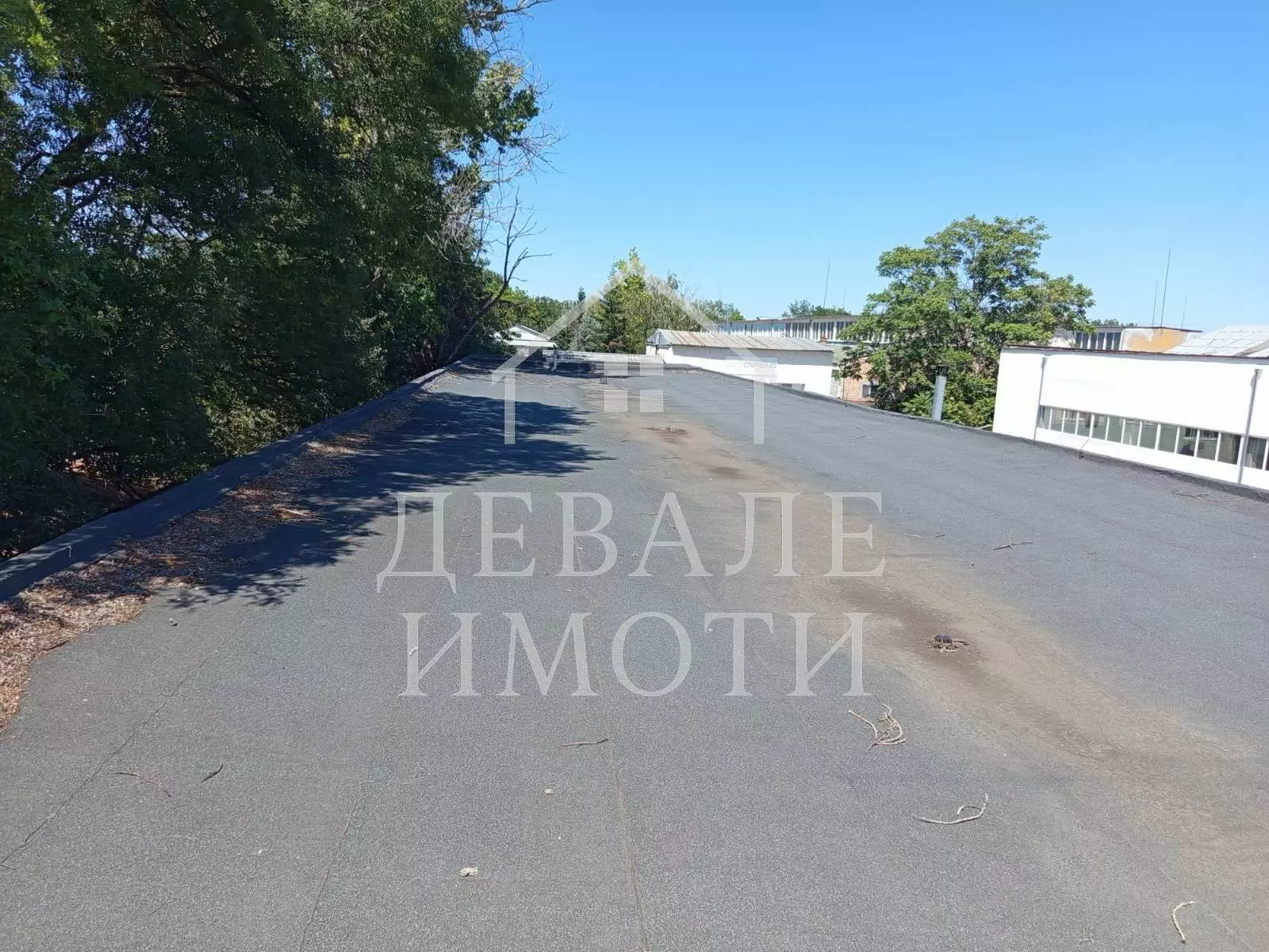Independent Commercial Property Of 1089 M²
