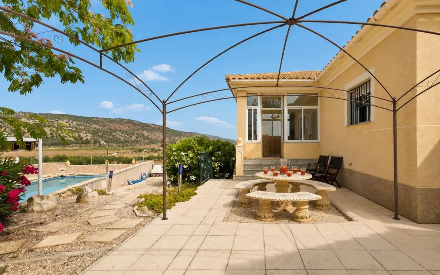 2-bedroom Detached Villa In Pinoso, Spain (173 M²)