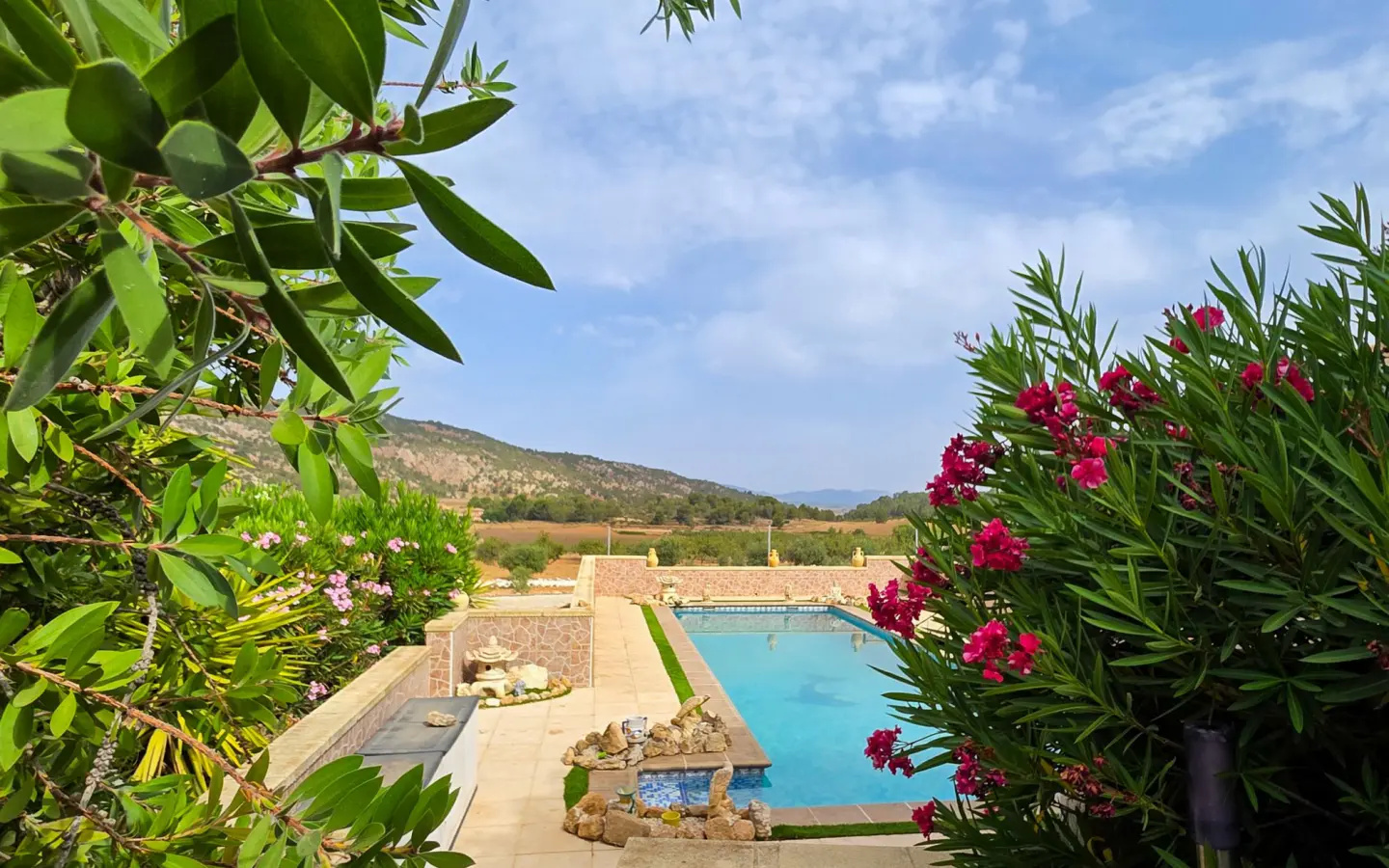 2-bedroom Detached Villa In Pinoso, Spain (173 M²)