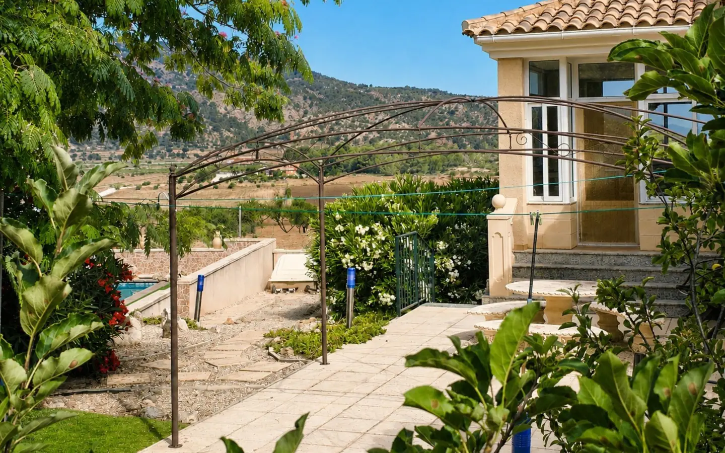 2-bedroom Detached Villa In Pinoso, Spain (173 M²)