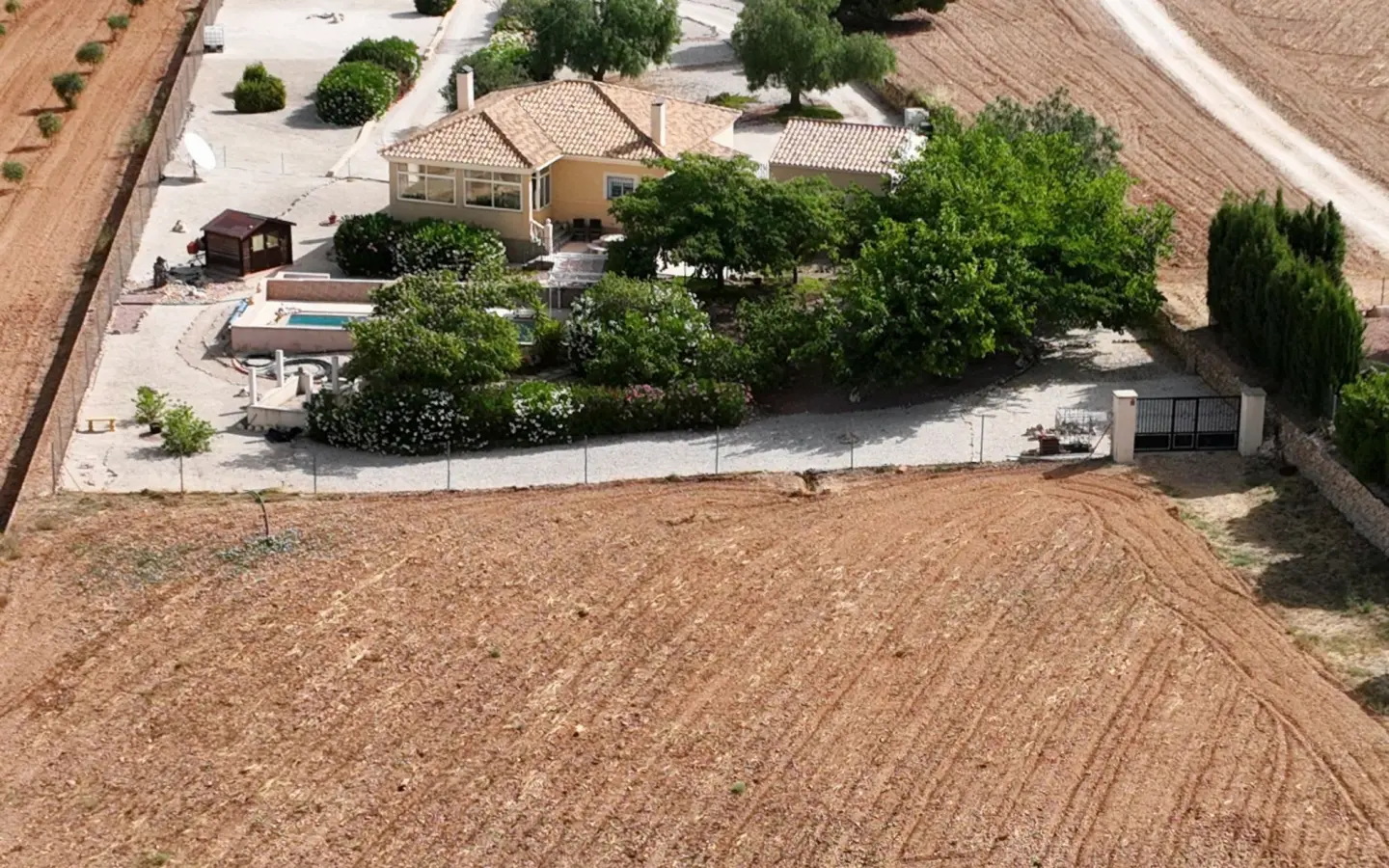 2-bedroom Detached Villa In Pinoso, Spain (173 M²)