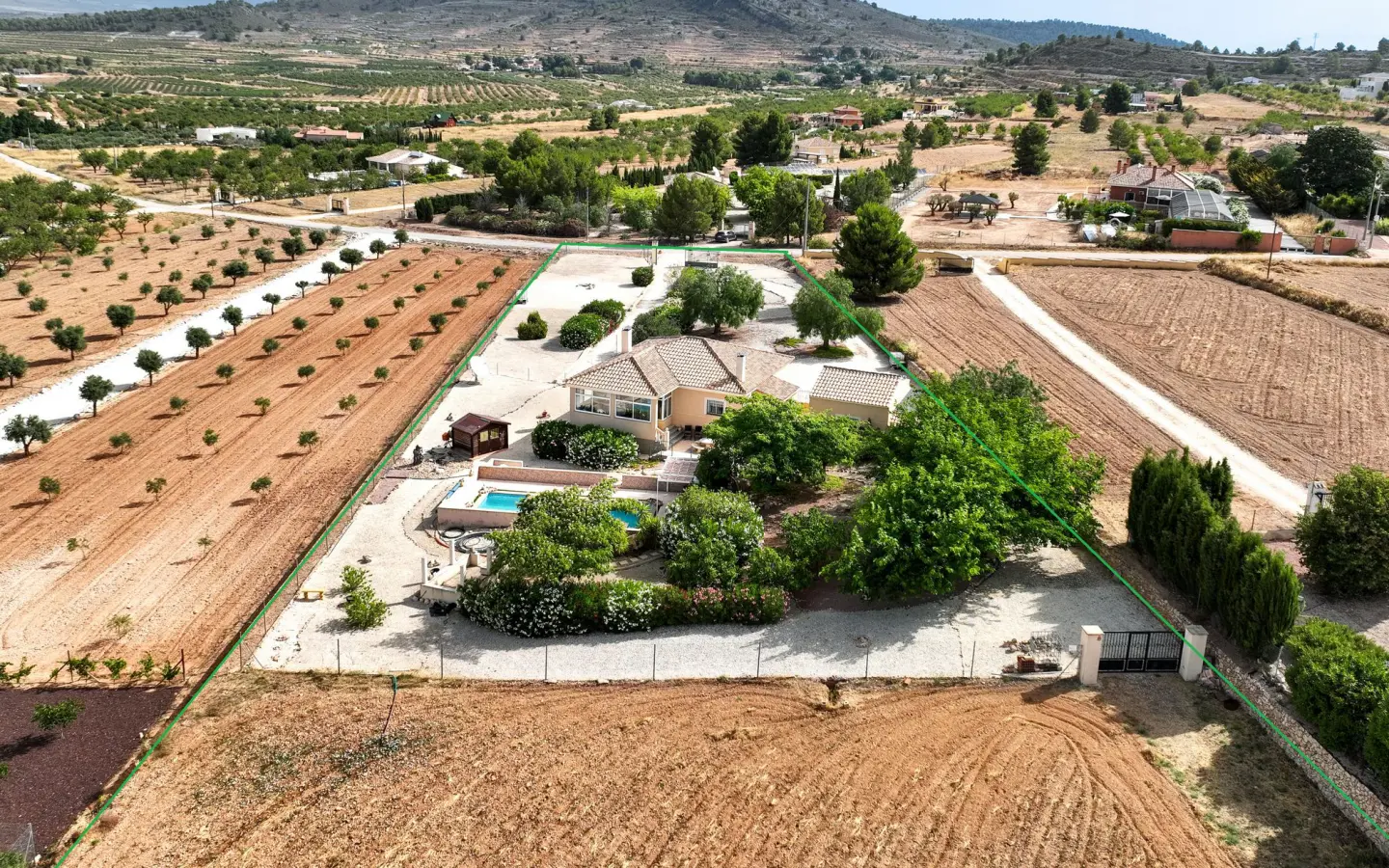 2-bedroom Detached Villa In Pinoso, Spain (173 M²)