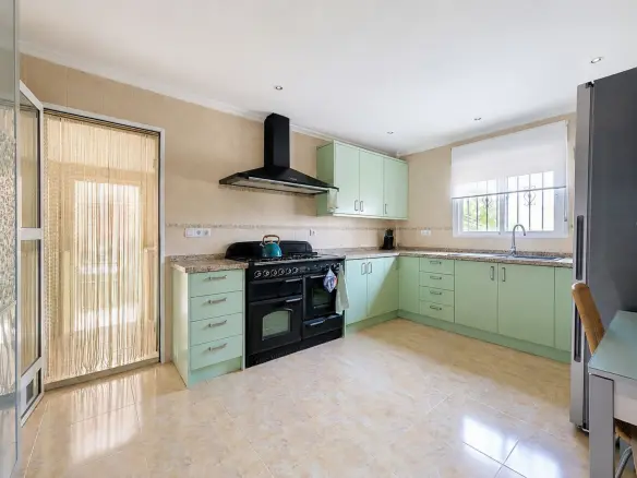 2-bedroom Detached Villa In Pinoso, Spain (173 M²)