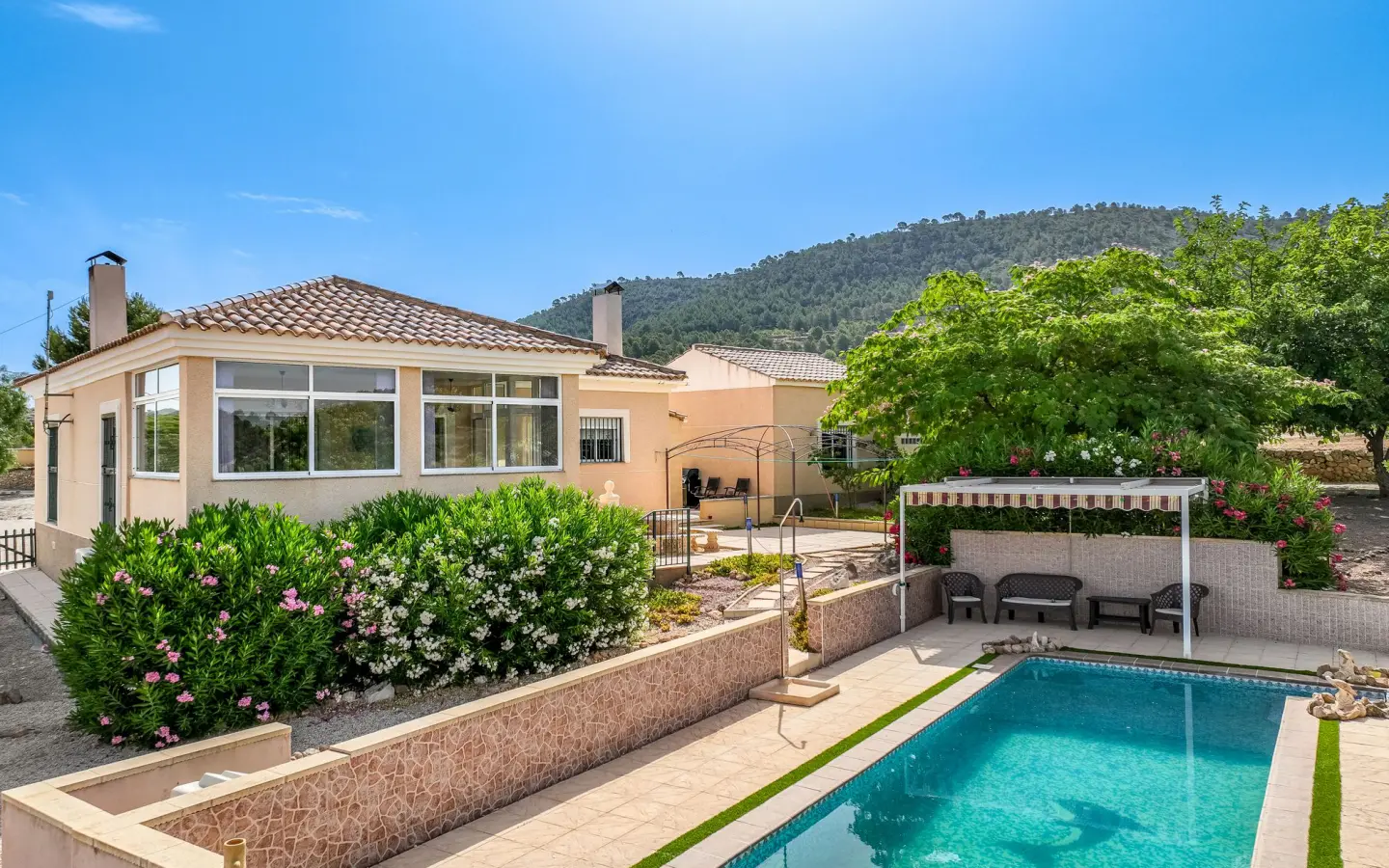 2-bedroom Detached Villa In Pinoso, Spain (173 M²)