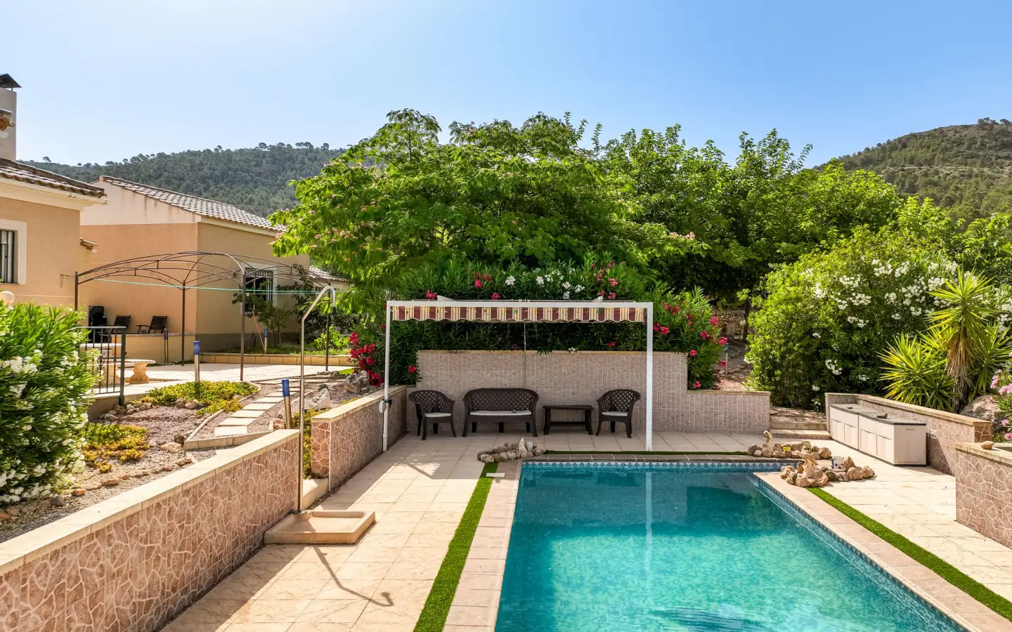 2-bedroom Detached Villa In Pinoso, Spain (173 M²)