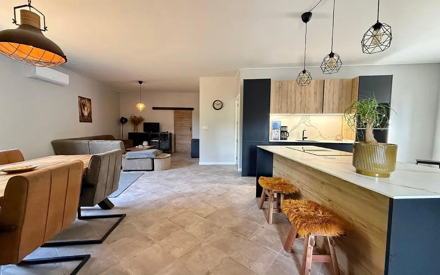 5-bedroom Detached Villa In Pinoso, Spain (190 M²)