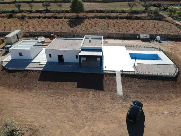 3-bedroom Detached Villa In Pinoso, Spain (215 M²)