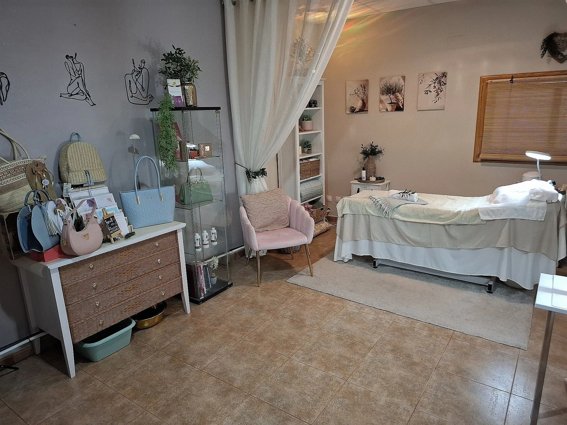 Commercial Of 102 M² In Pinoso, Spain