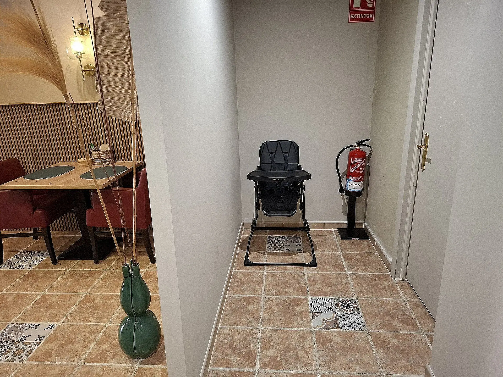 Commercial Of 150 M² In Pinoso, Spain