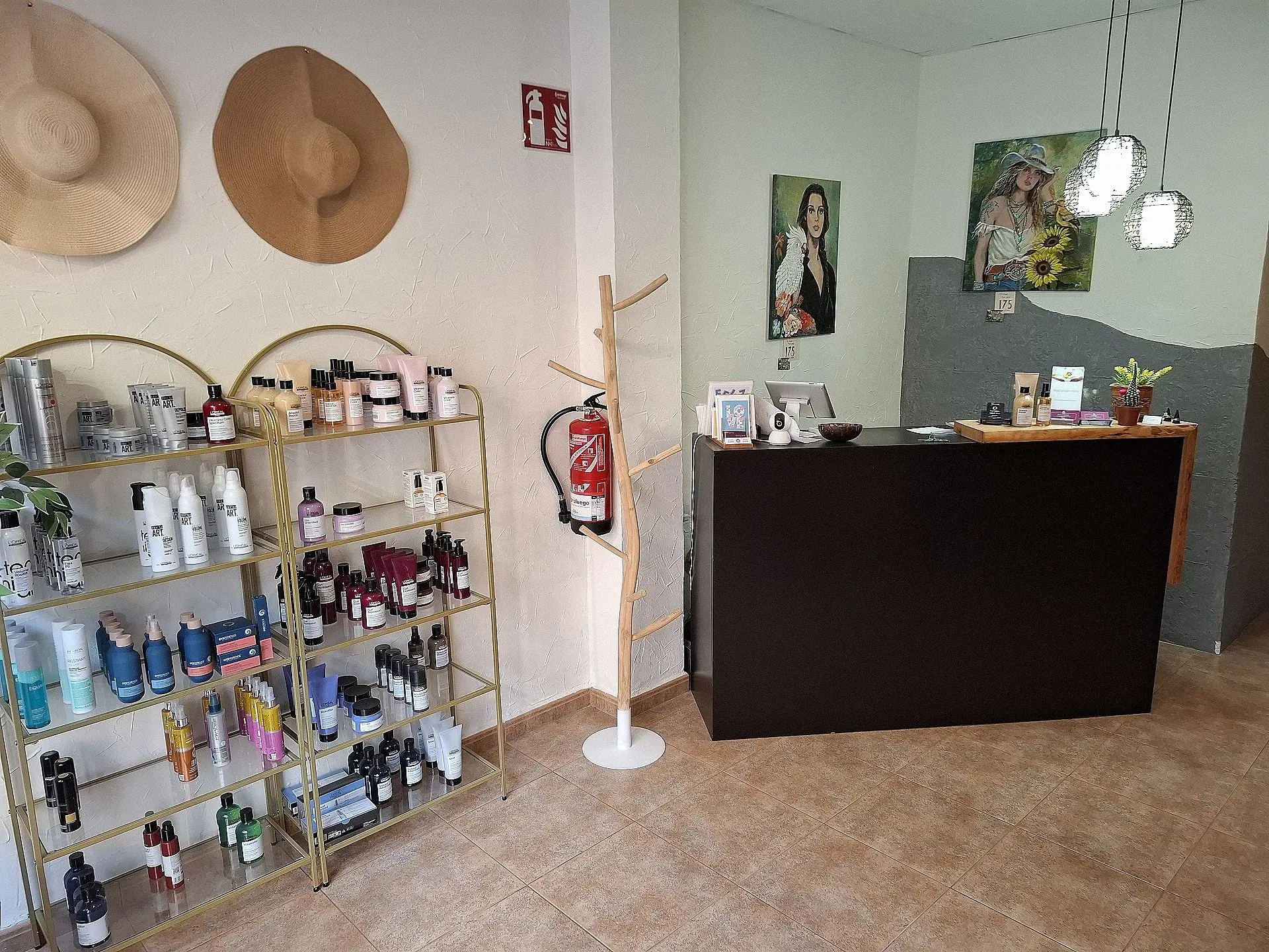 Commercial Of 102 M² In Pinoso, Spain