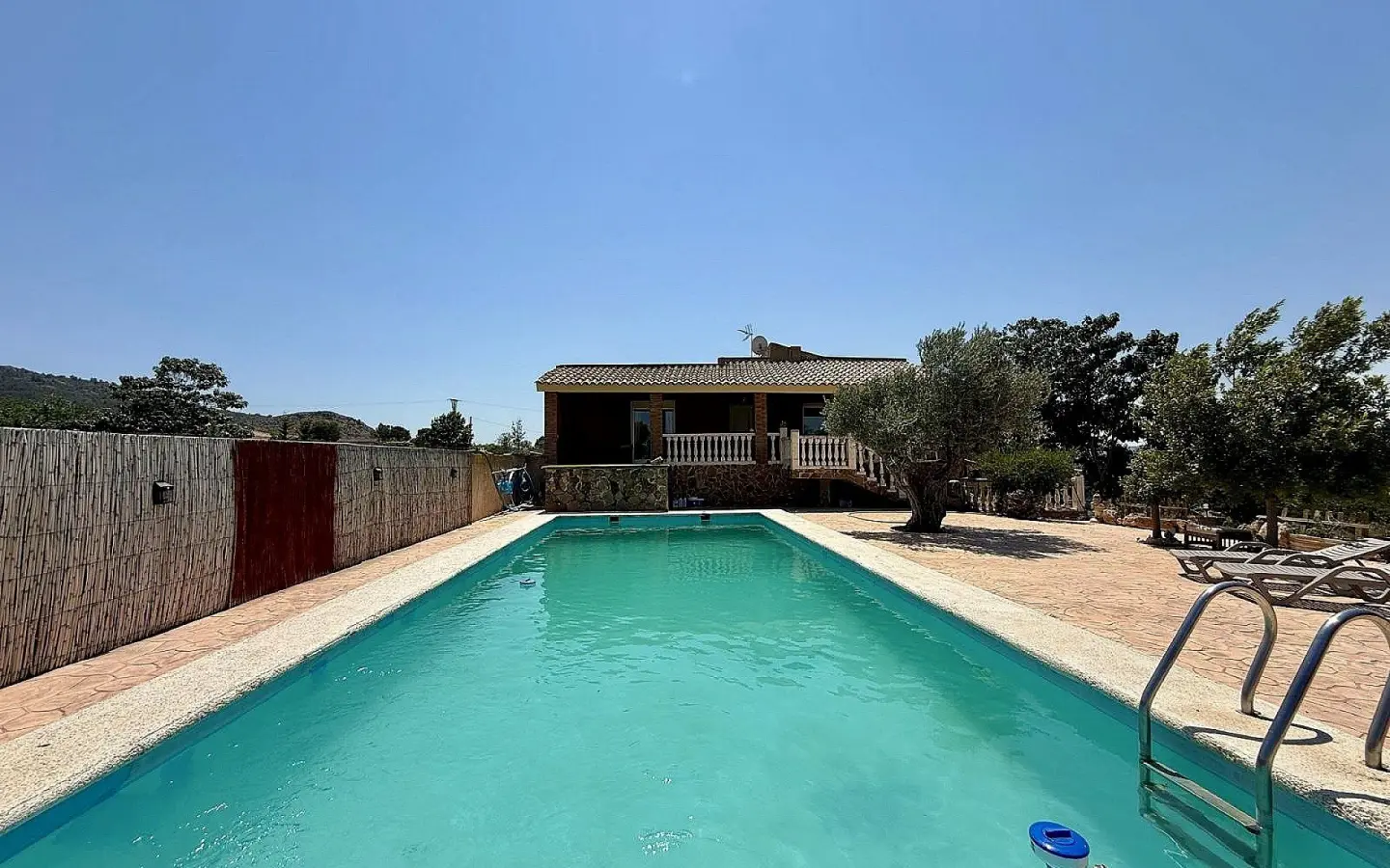 Country House Of 242 M² In Villena, Spain