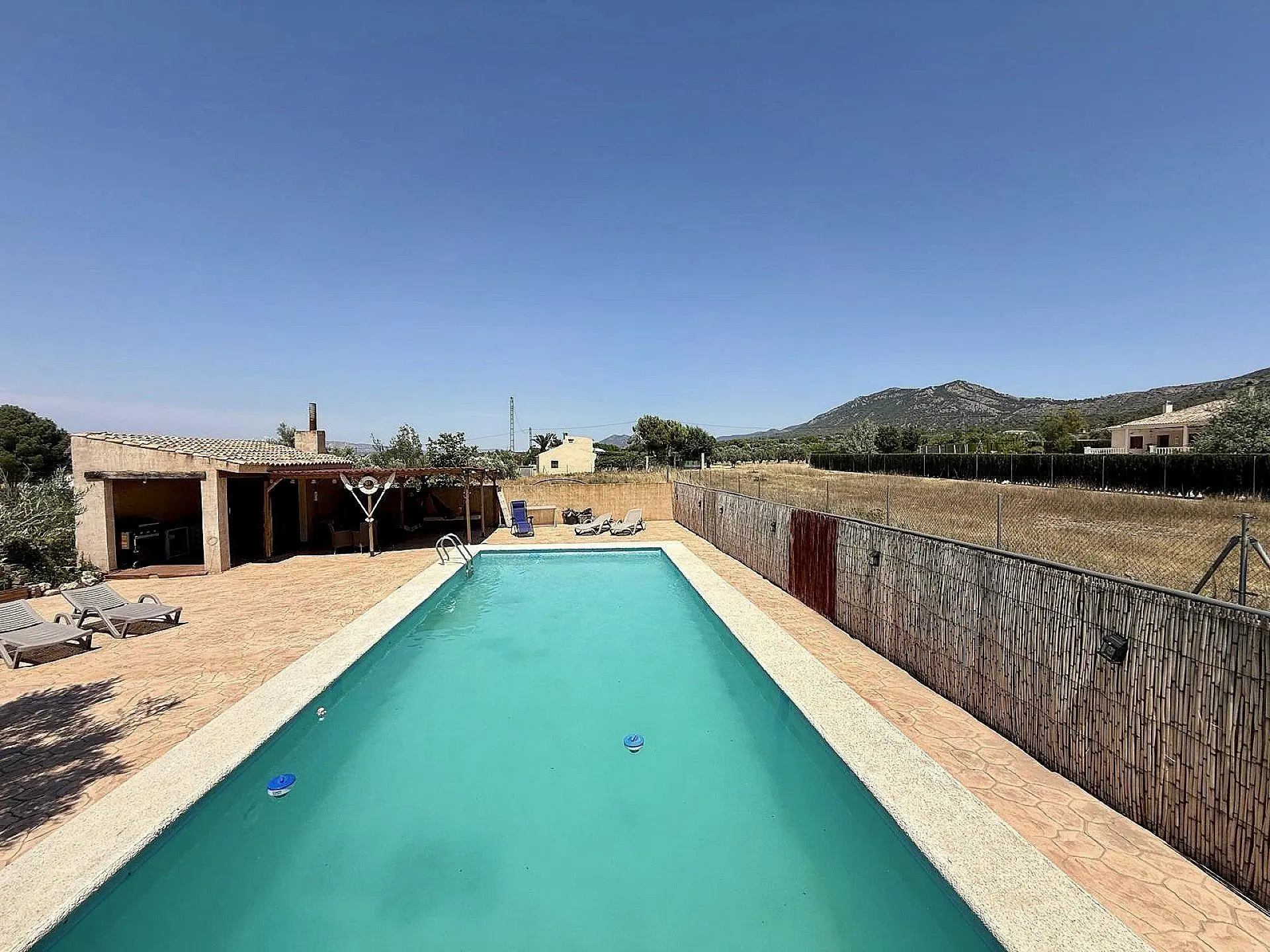 Country House Of 242 M² In Villena, Spain