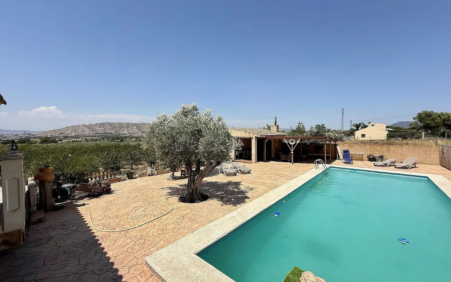 Country House Of 242 M² In Villena, Spain