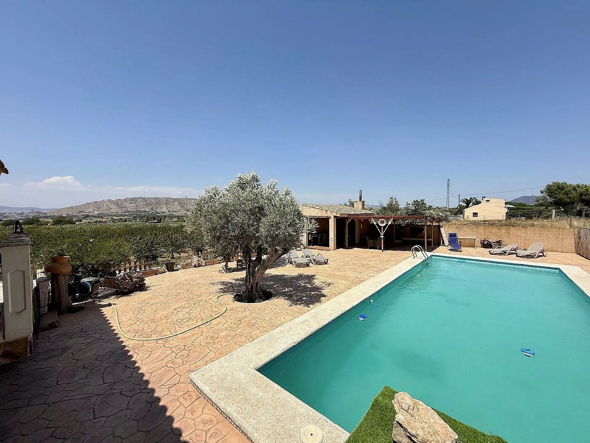Country House Of 242 M² In Villena, Spain