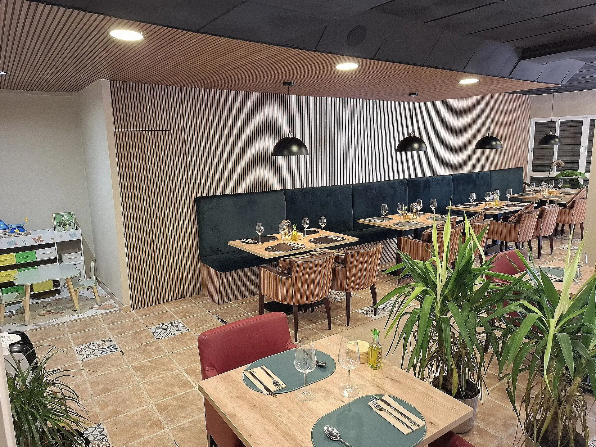 Commercial Of 150 M² In Pinoso, Spain