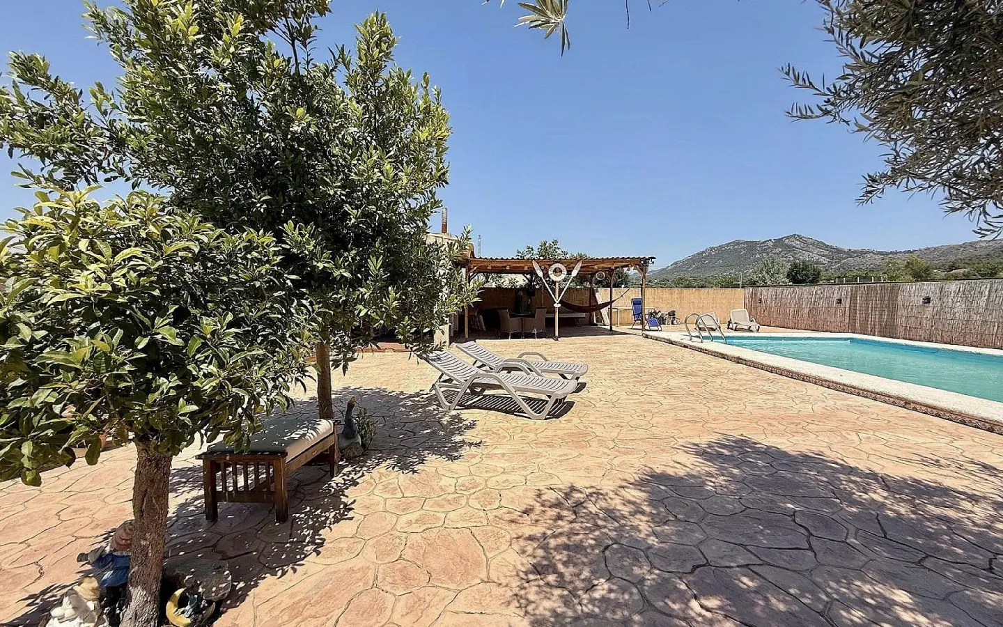 Country House Of 242 M² In Villena, Spain
