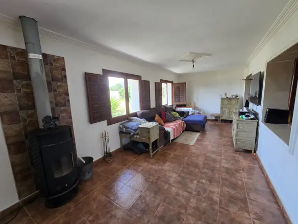 6-bedroom Detached Villa In Sax, Spain (238 M²)