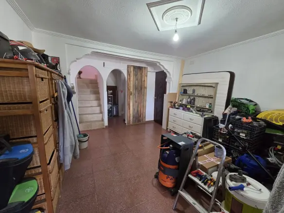 6-bedroom Detached Villa In Sax, Spain (238 M²)