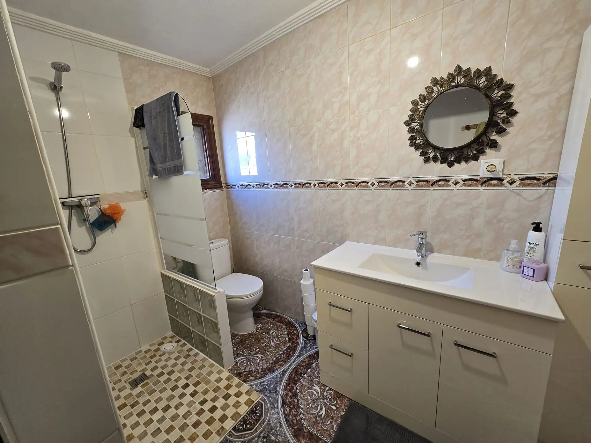 Detached Villa Of 238 M² In Sax, Spain