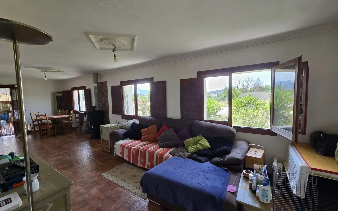 6-bedroom Detached Villa In Sax, Spain (238 M²)