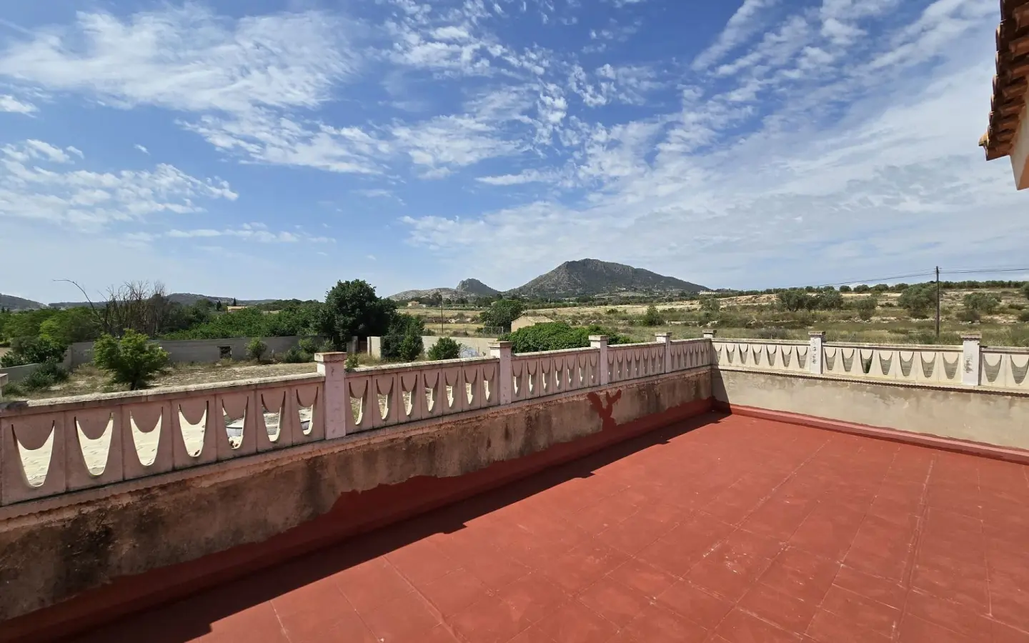 6-bedroom Detached Villa In Sax, Spain (238 M²)