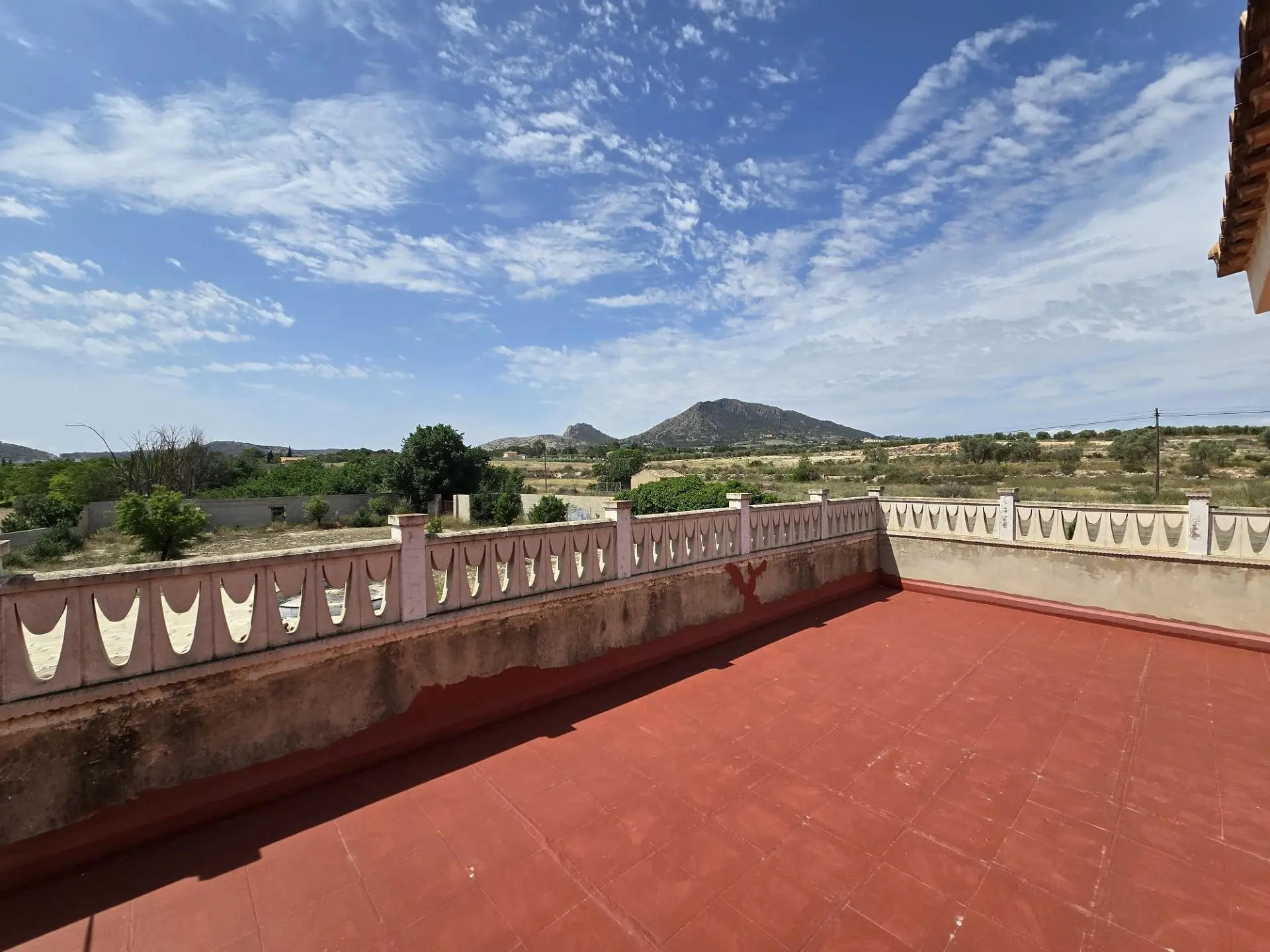 Detached Villa Of 238 M² In Sax, Spain