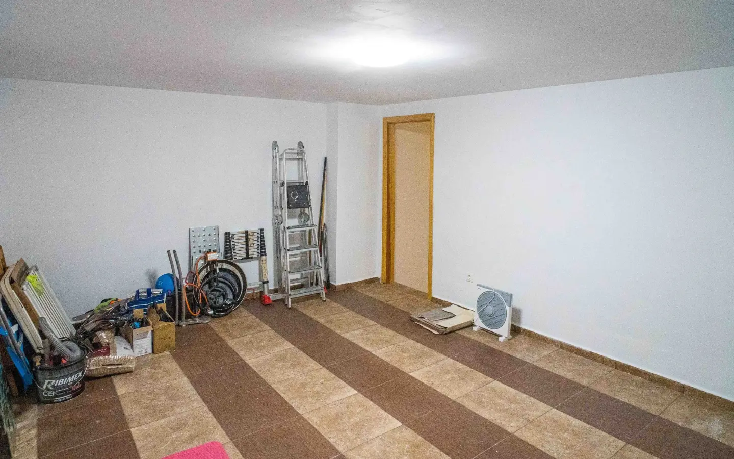3-bedroom Apartment In Pinoso, Spain (189 M²)