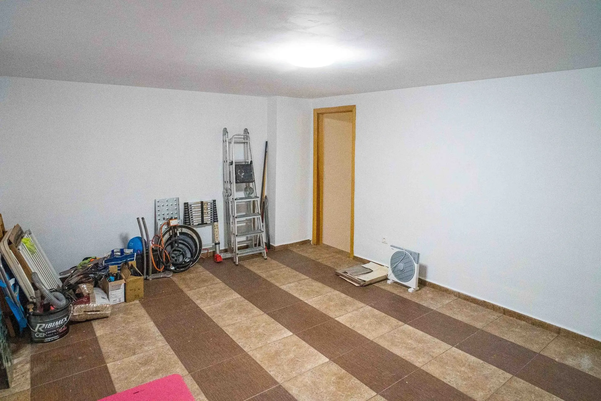 3-bedroom Apartment In Pinoso, Spain (189 M²)