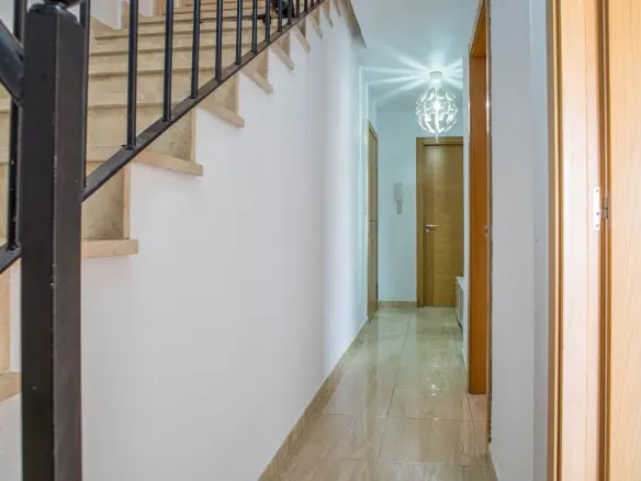 3-bedroom Apartment In Pinoso, Spain (189 M²)