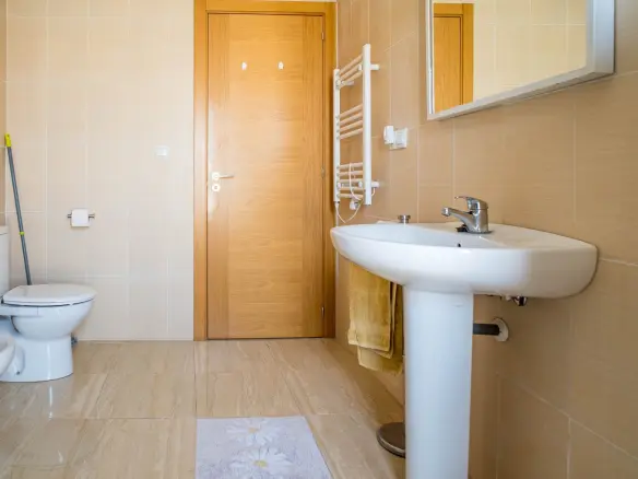 3-bedroom Apartment In Pinoso, Spain (189 M²)