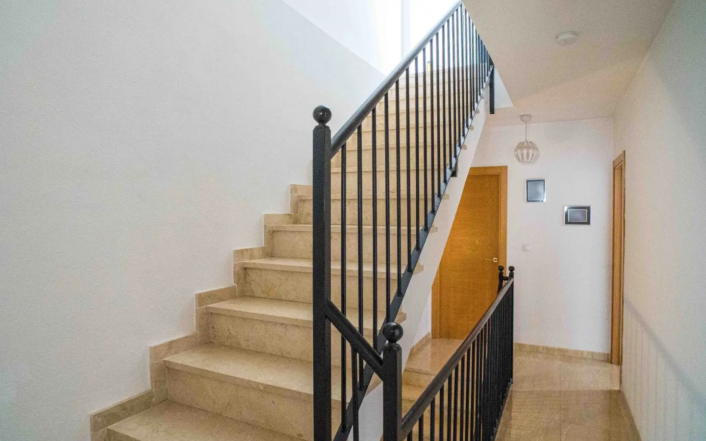 3-bedroom Apartment In Pinoso, Spain (189 M²)