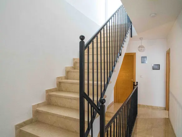3-bedroom Apartment In Pinoso, Spain (189 M²)