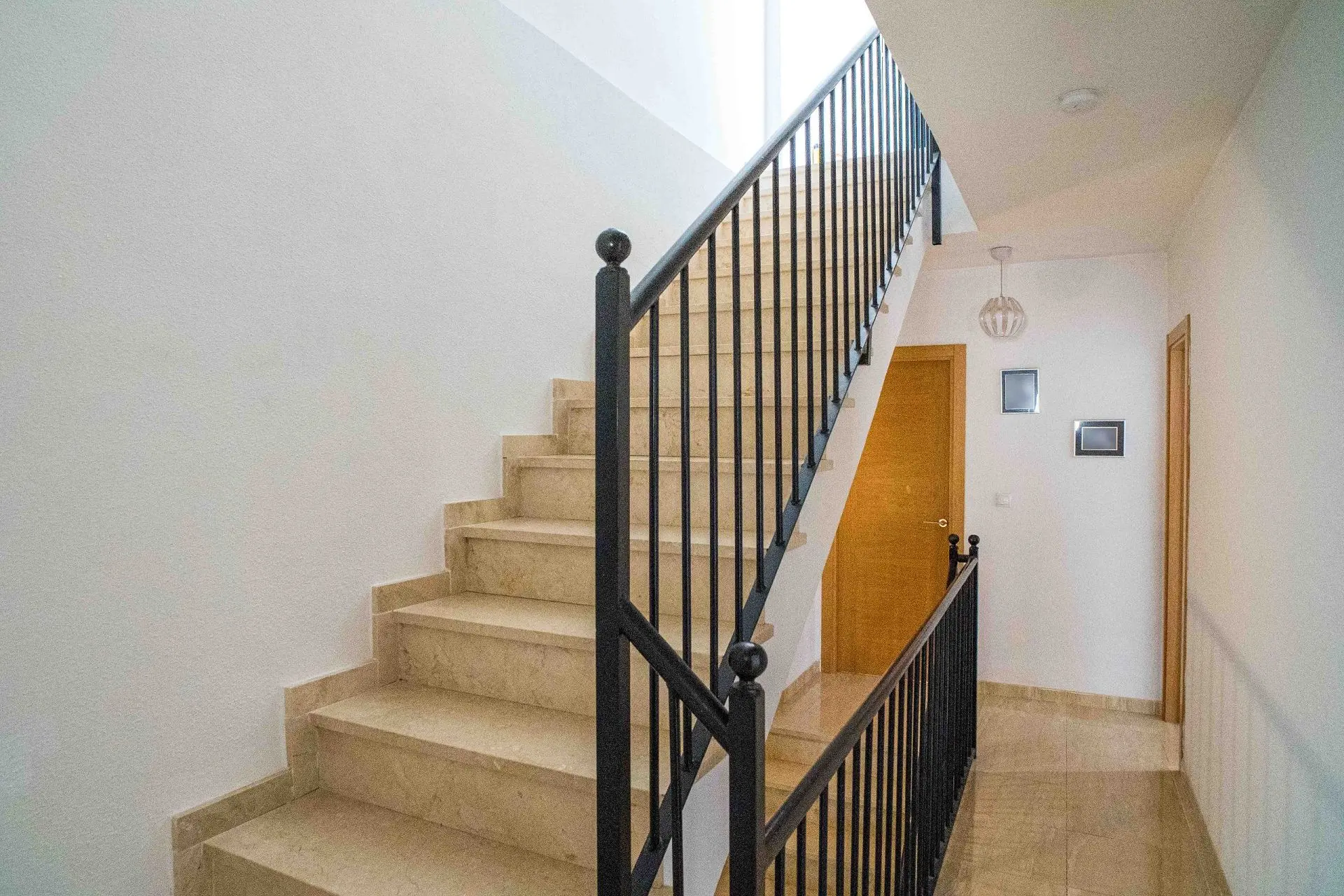 3-bedroom Apartment In Pinoso, Spain (189 M²)