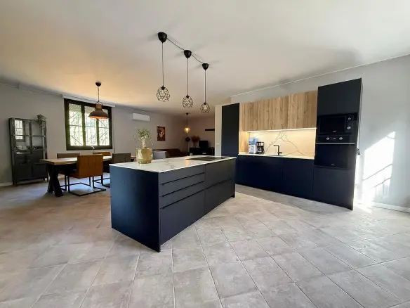 5-bedroom Detached Villa In Pinoso, Spain (190 M²)