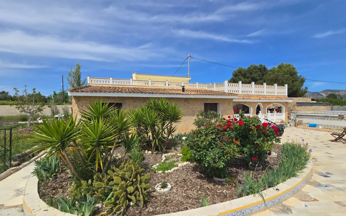6-bedroom Detached Villa In Sax, Spain (238 M²)