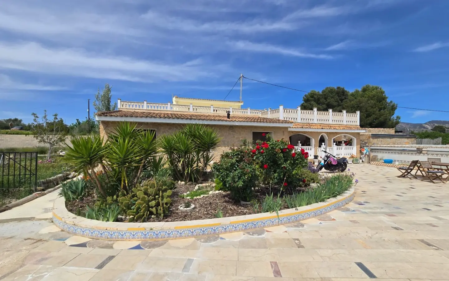 6-bedroom Detached Villa In Sax, Spain (238 M²)