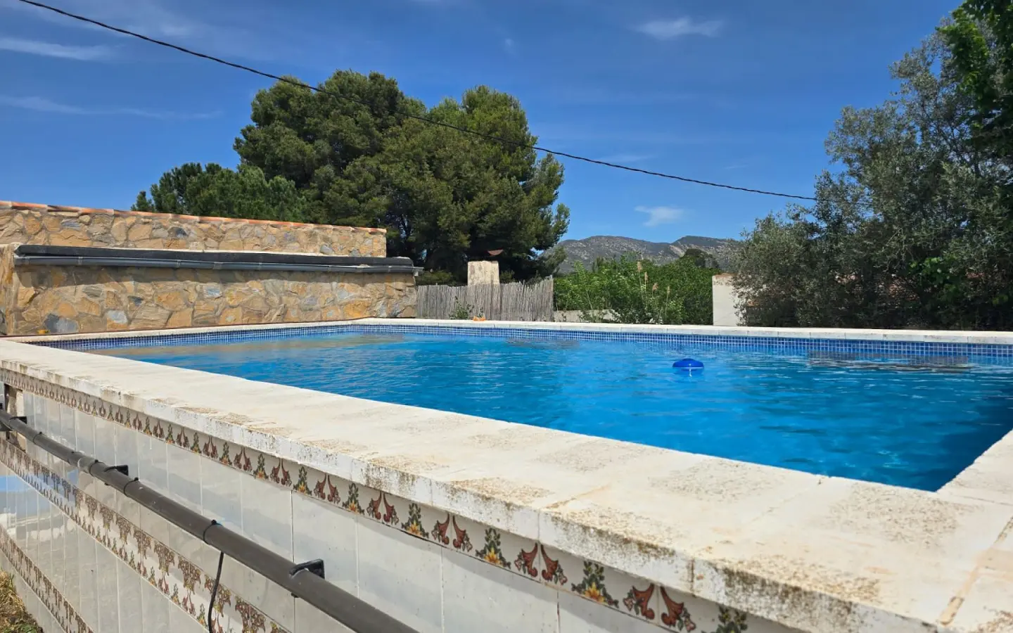 6-bedroom Detached Villa In Sax, Spain (238 M²)