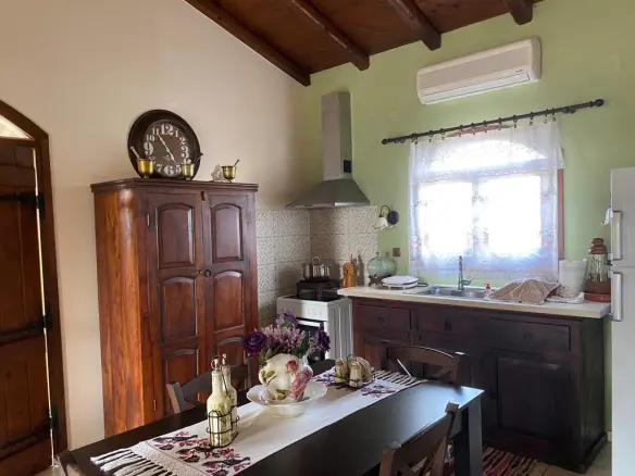 3-bedroom Detached House In Akrotiri, Greece (140 M²)