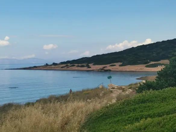 Land Of 900 M² In Attica