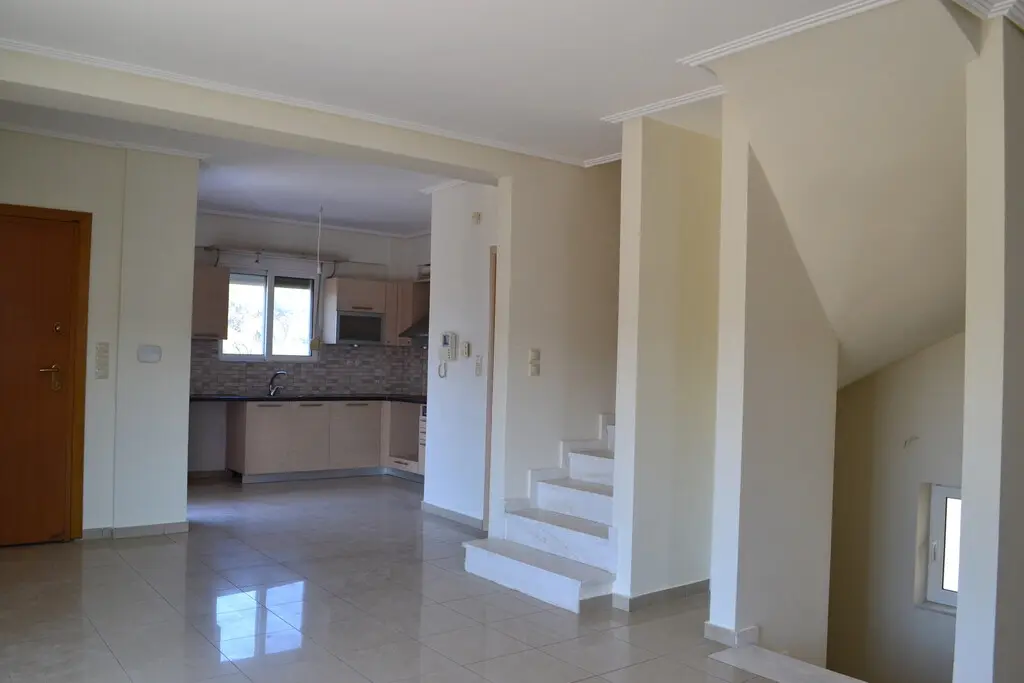 3-bedroom Detached House In Loutraki-perachora, Greece (150 M²)