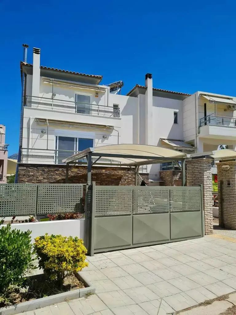 3-bedroom Detached House In Loutraki-perachora, Greece (150 M²)