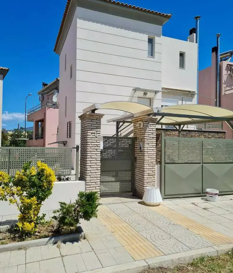 3-bedroom Detached House In Loutraki-perachora, Greece (150 M²)
