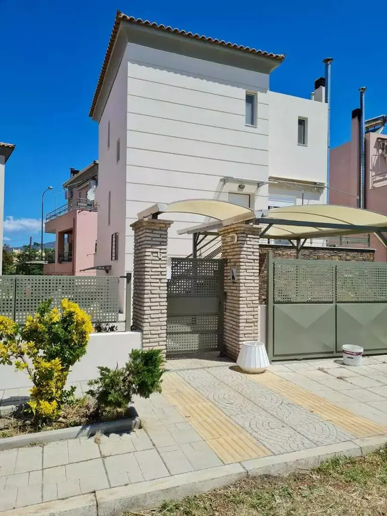 3-bedroom Detached House In Loutraki-perachora, Greece (150 M²)