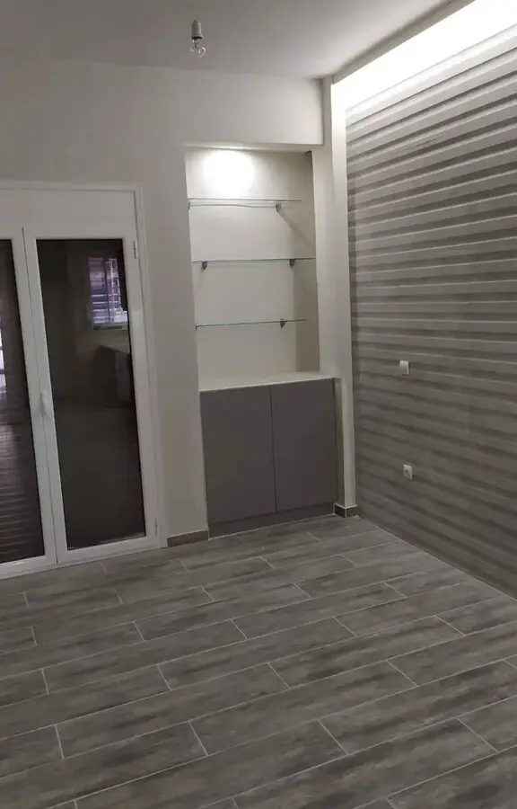 2-bedroom Flat In Koridallos, Greece (72 M²)
