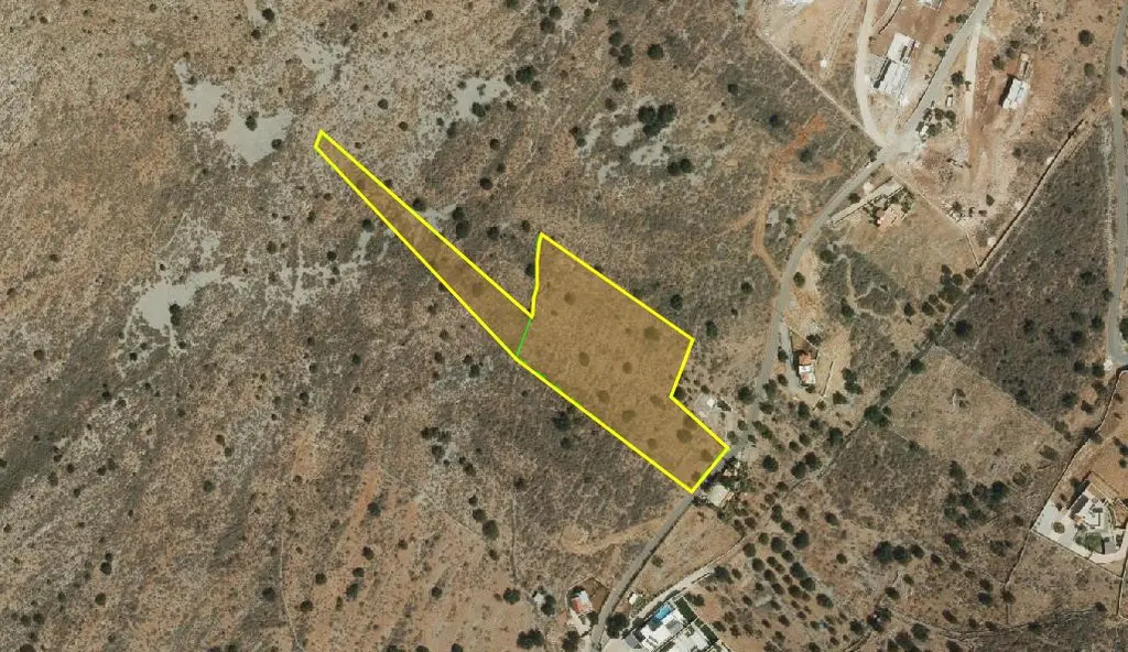Land Of 11174 M² In Crete