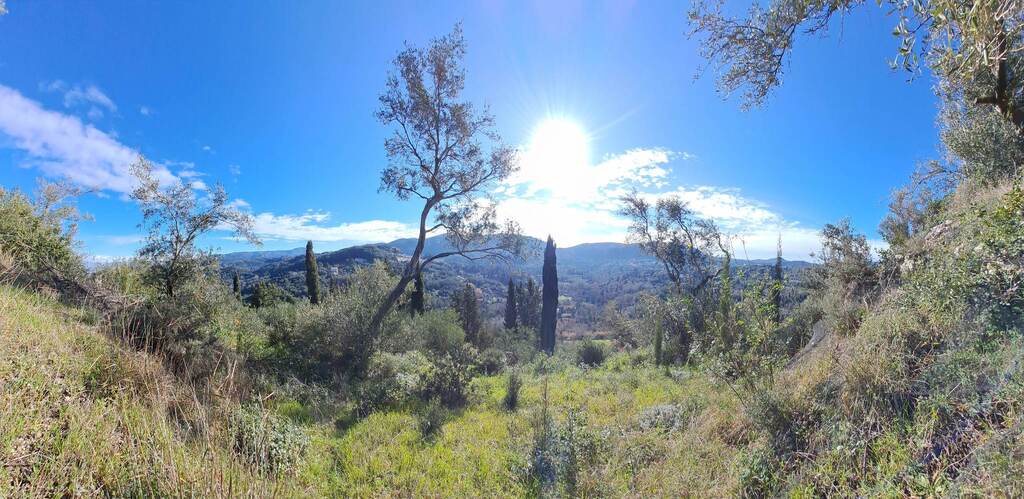 Land Of 95095 M² In Corfu