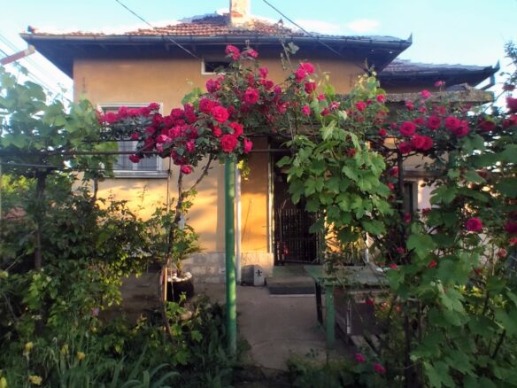 Village House Of 155 M² With 45 Km North Of Vratsa In Bulgaria